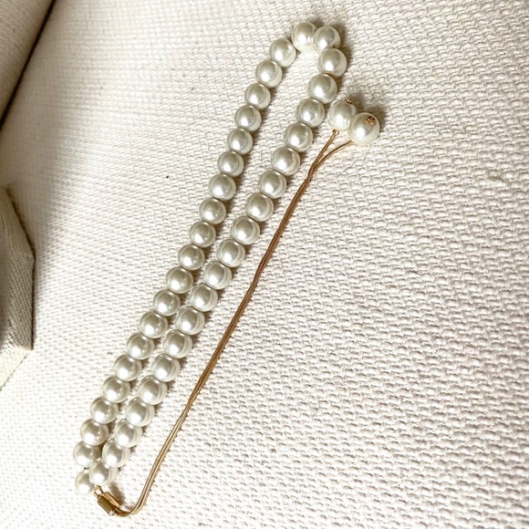 Drawstring Pearl Necklace - Picture 2 of 3